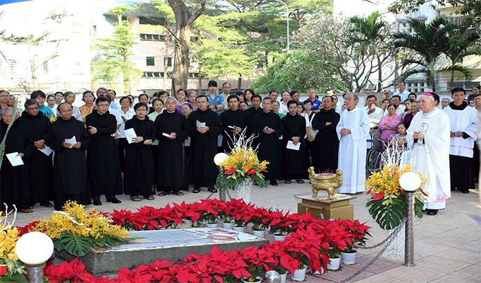 Khai mạc Năm Thánh Lòng Thương Xót tại Dòng Thánh Gioan Thiên Chúa