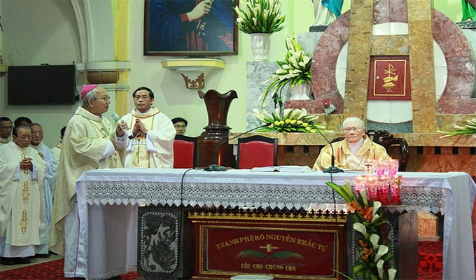 Lễ mừng đại thọ Đức cha Phaolô Maria Cao Đình Thuyên