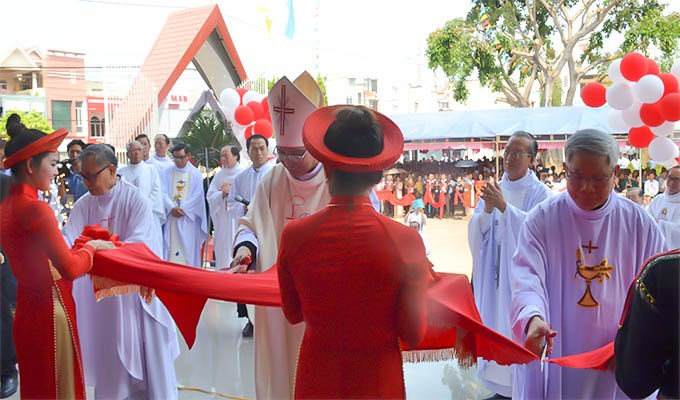 Khánh thành nhà thờ Dũng Lạc