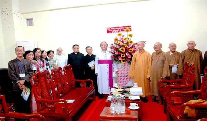 Giới Công giáo chúc mừng Đại lễ Phật Đản (PL.2560 - DL.2016)