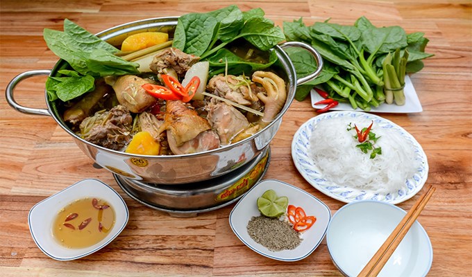 Lẩu gà nòi miệt vườn lên phố