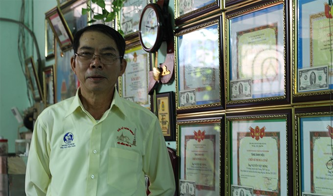 Người thầy lặng lẽ kết mật cho đời