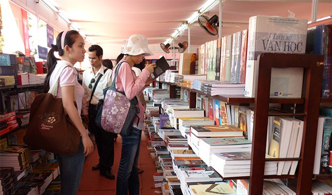 Sách in vẫn có vị thế giữa thời công nghệ