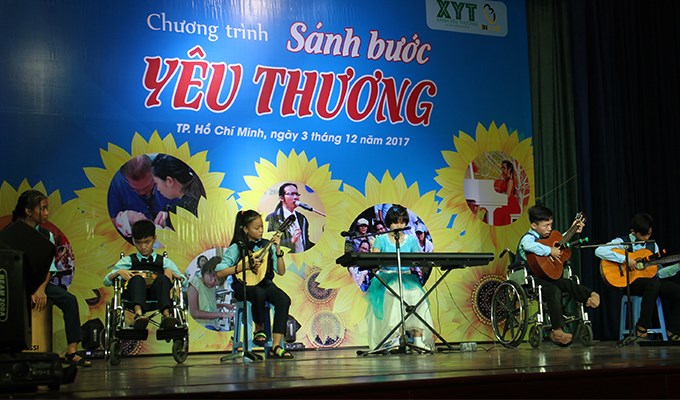 Sánh bước yêu thương