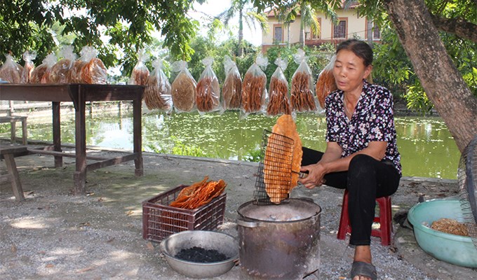 Ghé thăm làng bánh đa trăm tuổi