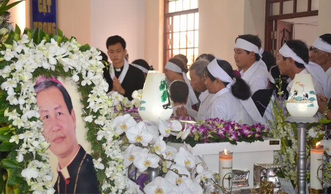 Viếng Đức cố Giám mục Giuse Vũ Duy Thống, sáng 3.3.2017
