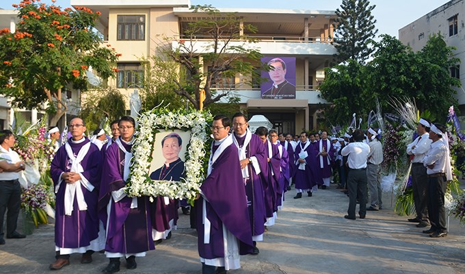 DI QUAN LINH CỮU ĐỨC CHA GIUSE VŨ DUY THỐNG