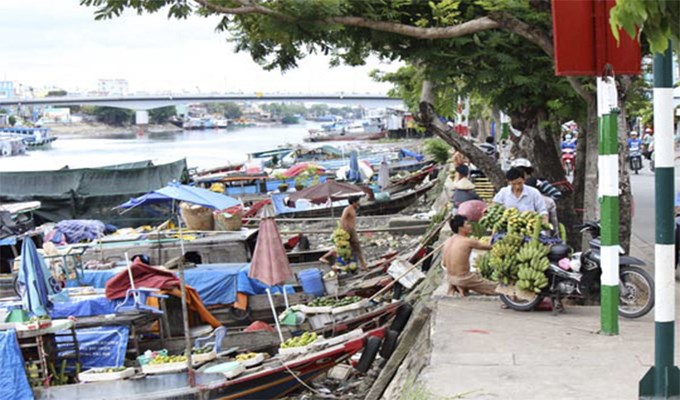 Một góc miền Tây giữa phố