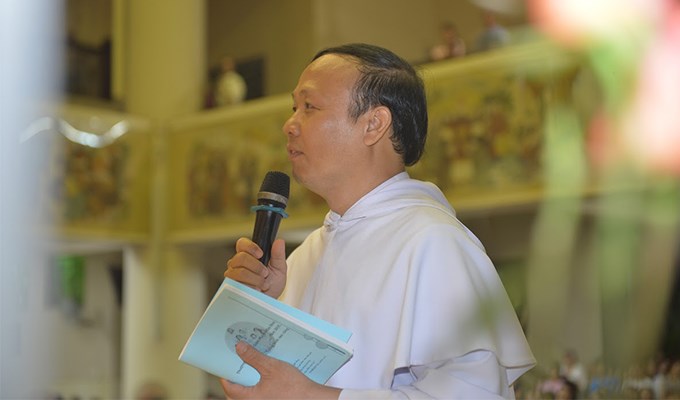Ông thầy Ðaminh theo gương thánh Martinô