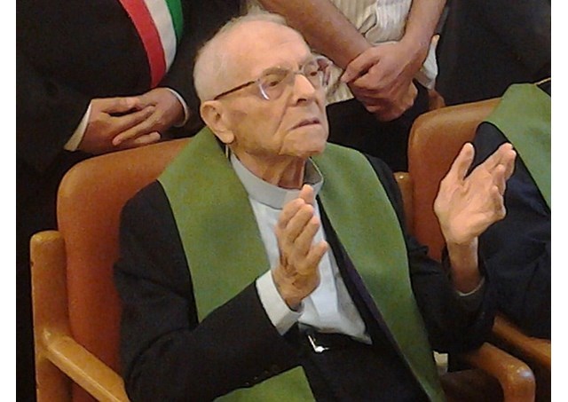 Linh mục cựu giám đốc Radio Vatican mừng 100 tuổi