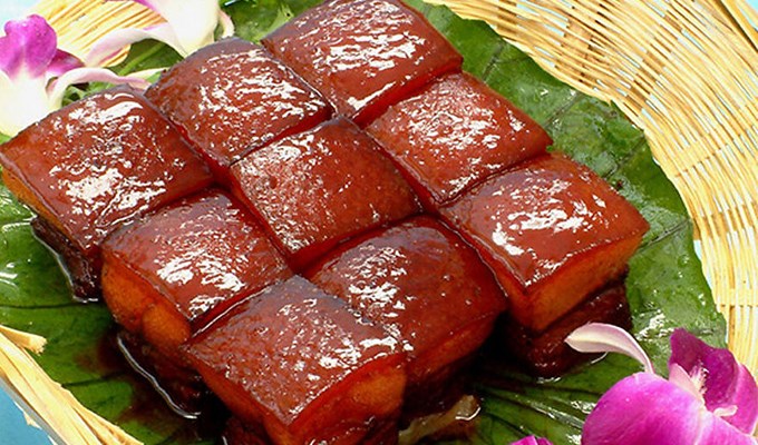 Béo mềm thịt kho Ðông Pha