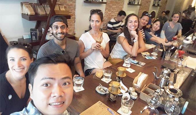 Người Tây đón Tết Dương lịch tại Sài Gòn