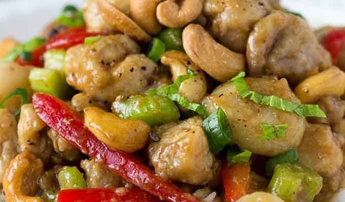 Gà xào hạt điều