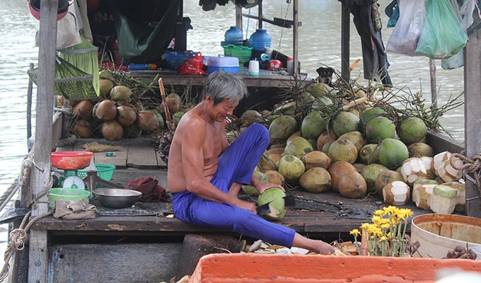 Buồn vui  “nghề  lênh đênh”...