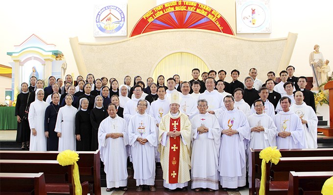 Lúa vẫn trổ bông