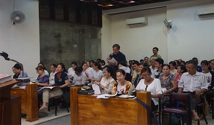 Lớp học Kinh Thánh giữa lòng đô thị
