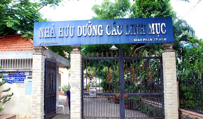 Thăm các cha hưu