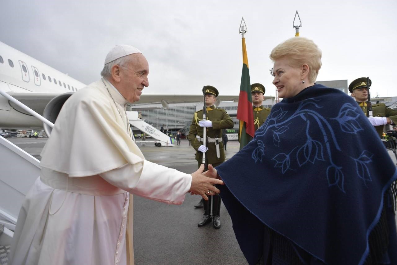 Đức Thánh Cha bắt đầu viếng thăm Lithuania