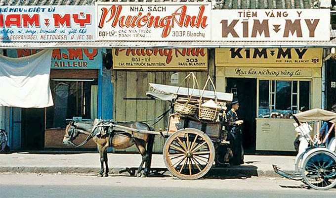 Hồi sinh bảng hiệu vẽ tay
