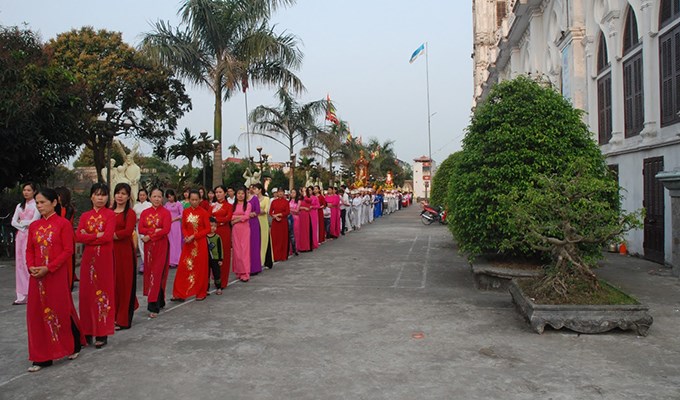 Nao nao mùa lễ xưa...