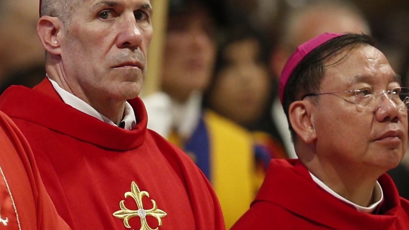 Đức TGM Giuse Vũ Văn Thiên được trao dây pallium tại Vatican