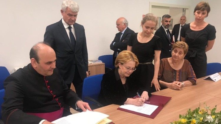 Bệnh viện nhi của Vatican hợp tác với Nga