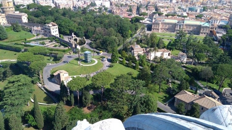 Vatican nỗ lực tái chế rác thải