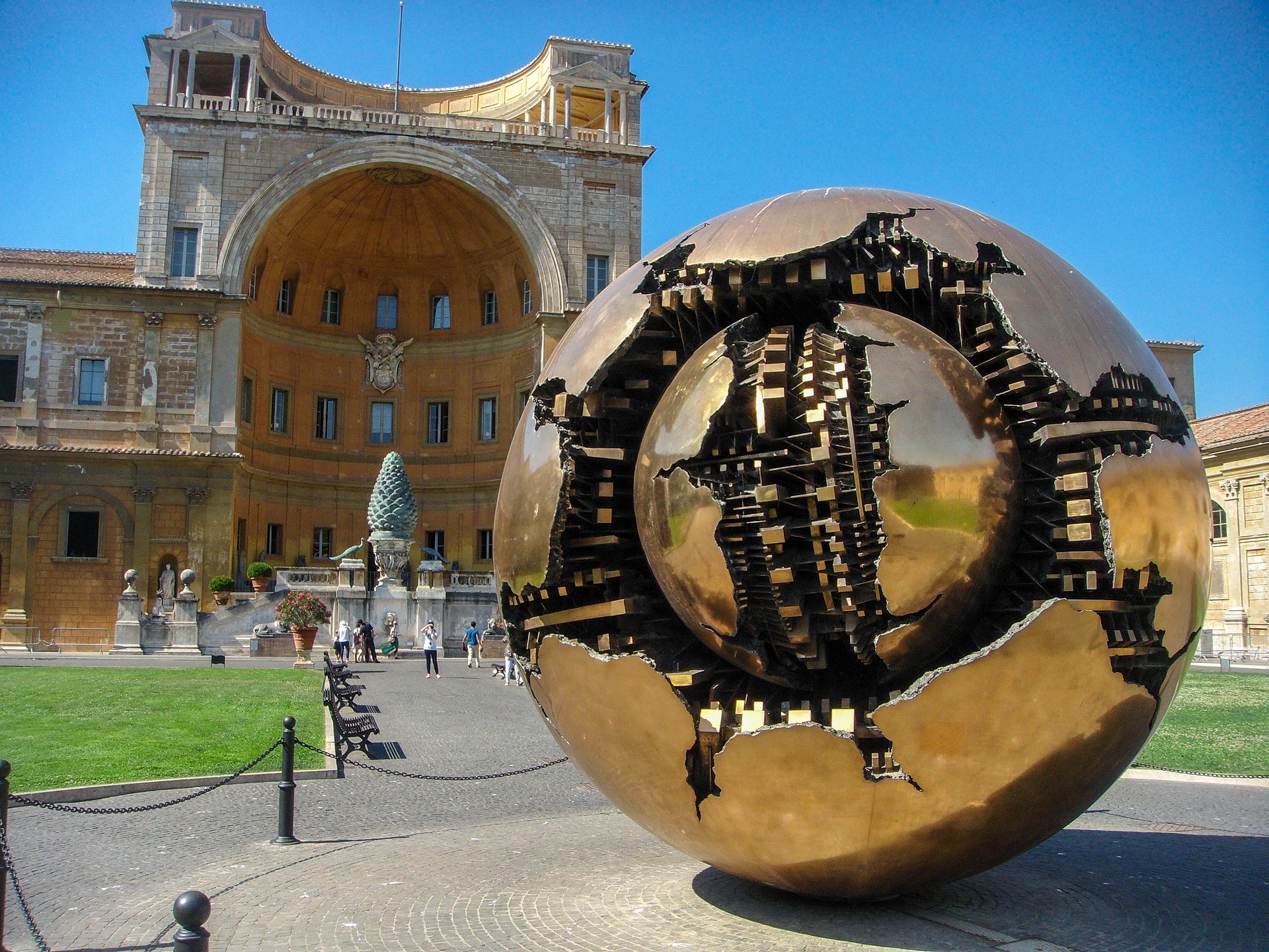 Bảo tàng Vatican tạm ngưng đón khách vì Covid-19