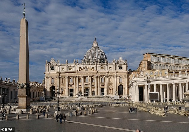 Vatican xác nhận ca dương tính với siêu vi Corona đầu tiên