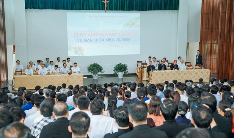 Các chủng sinh vào hè…