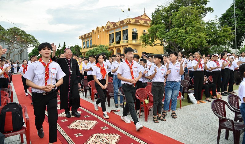 Sống nên thánh…