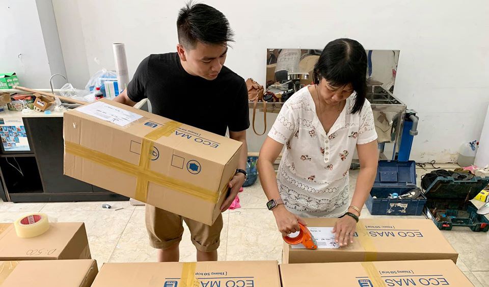 Ca đoàn Thông Vi Vu tặng gần 60.000 khẩu trang