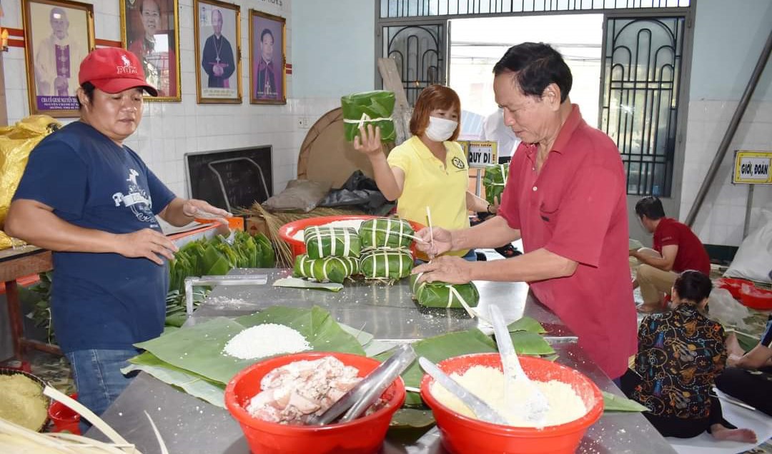 Vuông bánh, tròn tình