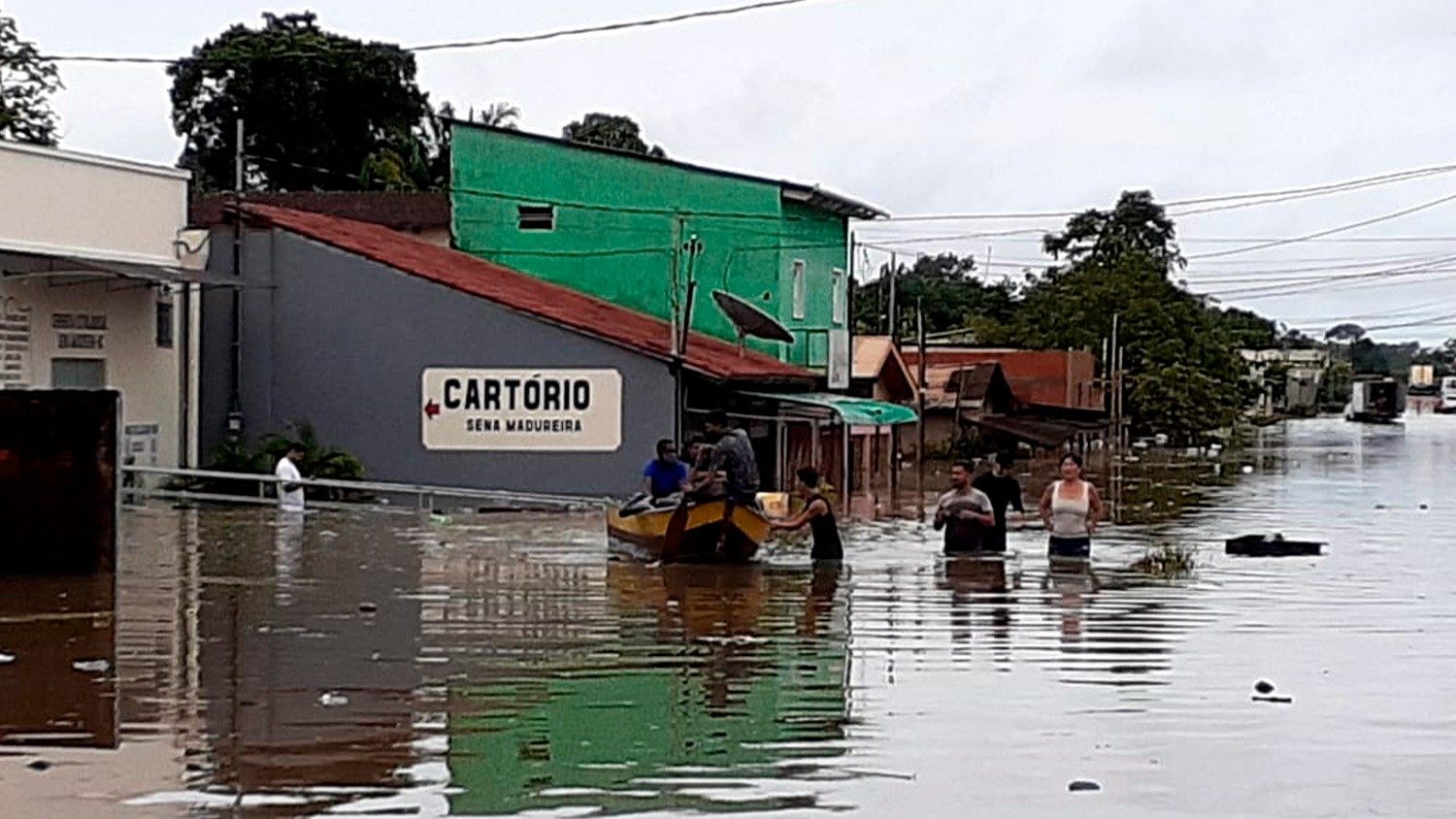 Giáo hội tại Brazil giúp đỡ nạn nhân của lũ lụt