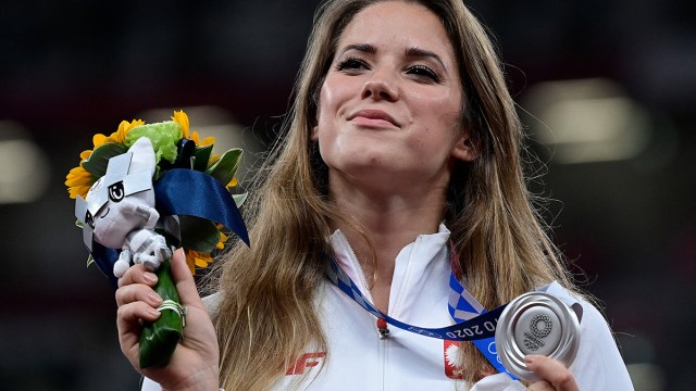 Vận động viên Công giáo đấu giá huy chương Olympic để làm việc bác ái