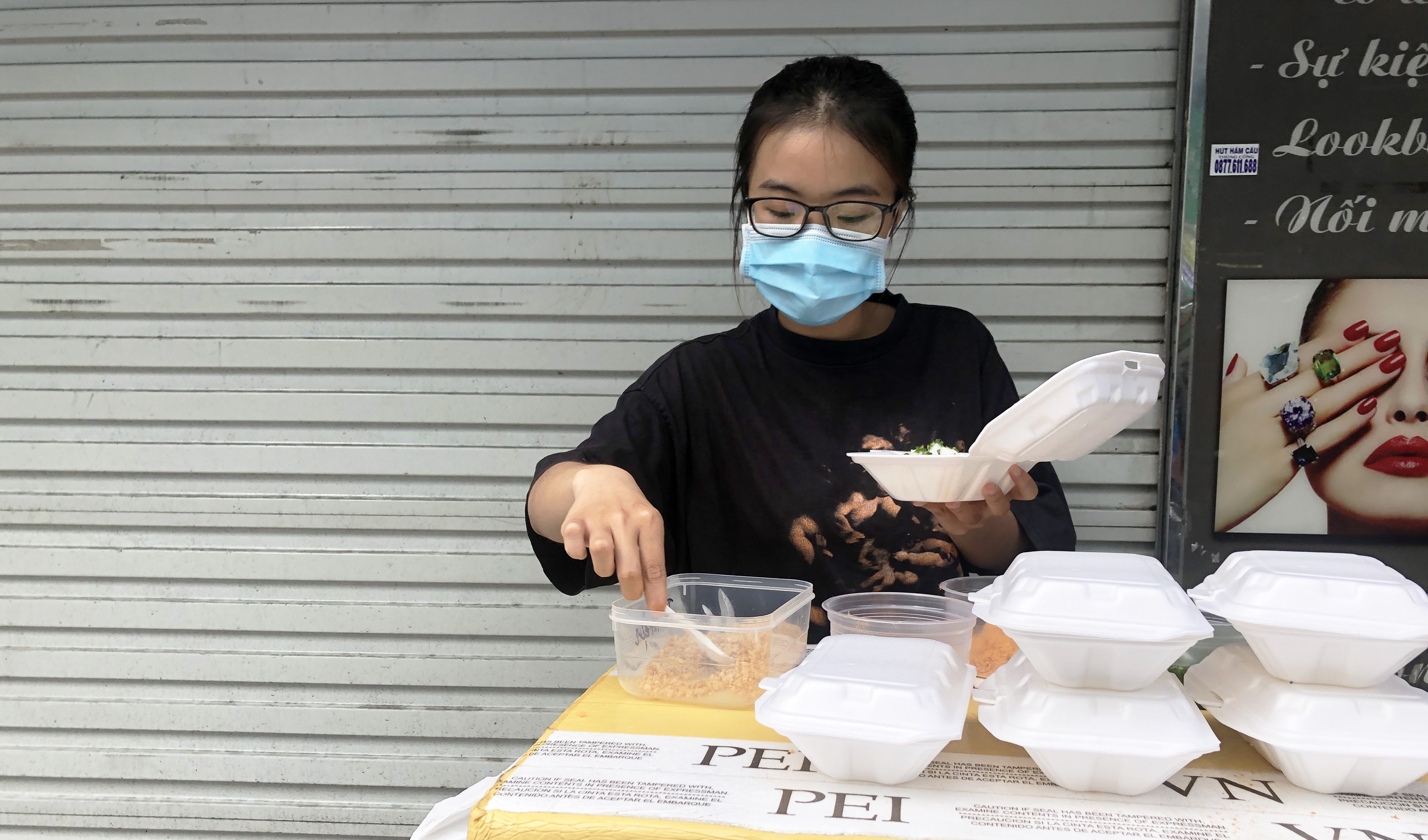 Những quán hàng bình dị giữa Sài Gòn