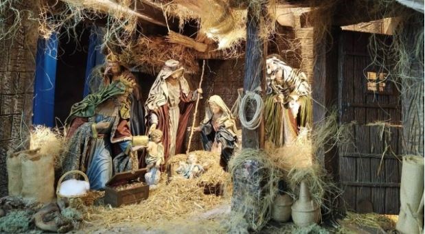 Nghị viện châu Âu lần đầu tiên trưng bày hang đá Giáng Sinh