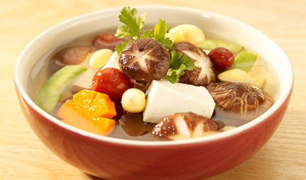 Canh nấm ngũ sắc cho bữa chay tịnh