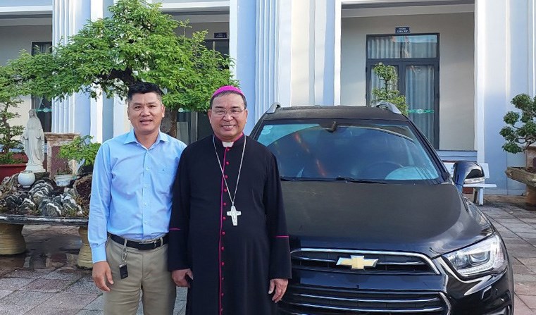 Anh lái xe cho 4 đời giám mục