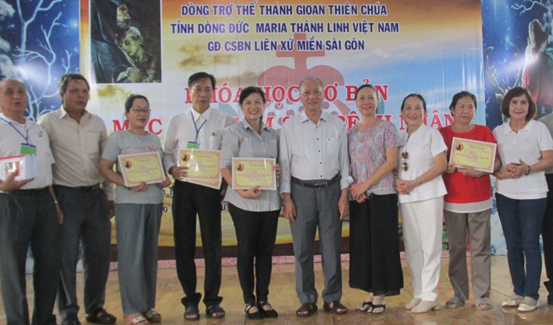 Chăm lo bệnh nhân và người cao tuổi