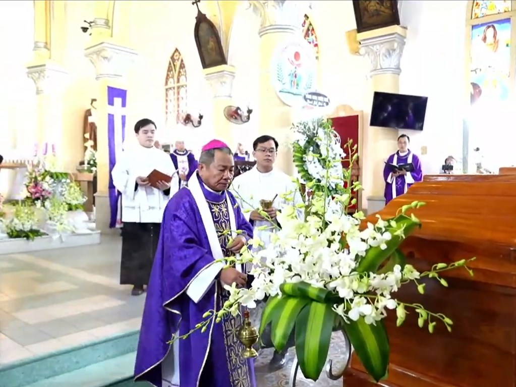 Thánh lễ an táng Đức Giám mục Phaolô Tịnh Nguyễn Bình Tĩnh