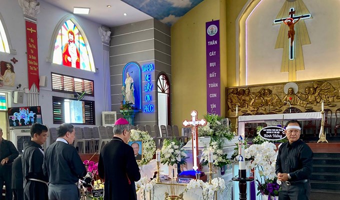 Tiễn biệt linh mục Phaolô Ðỗ Quang Chí
