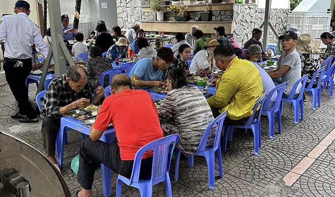 Lòng nhân trong thành phố