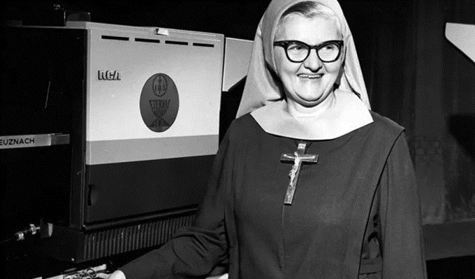 Mẹ Angelica và mạng lưới EWTN