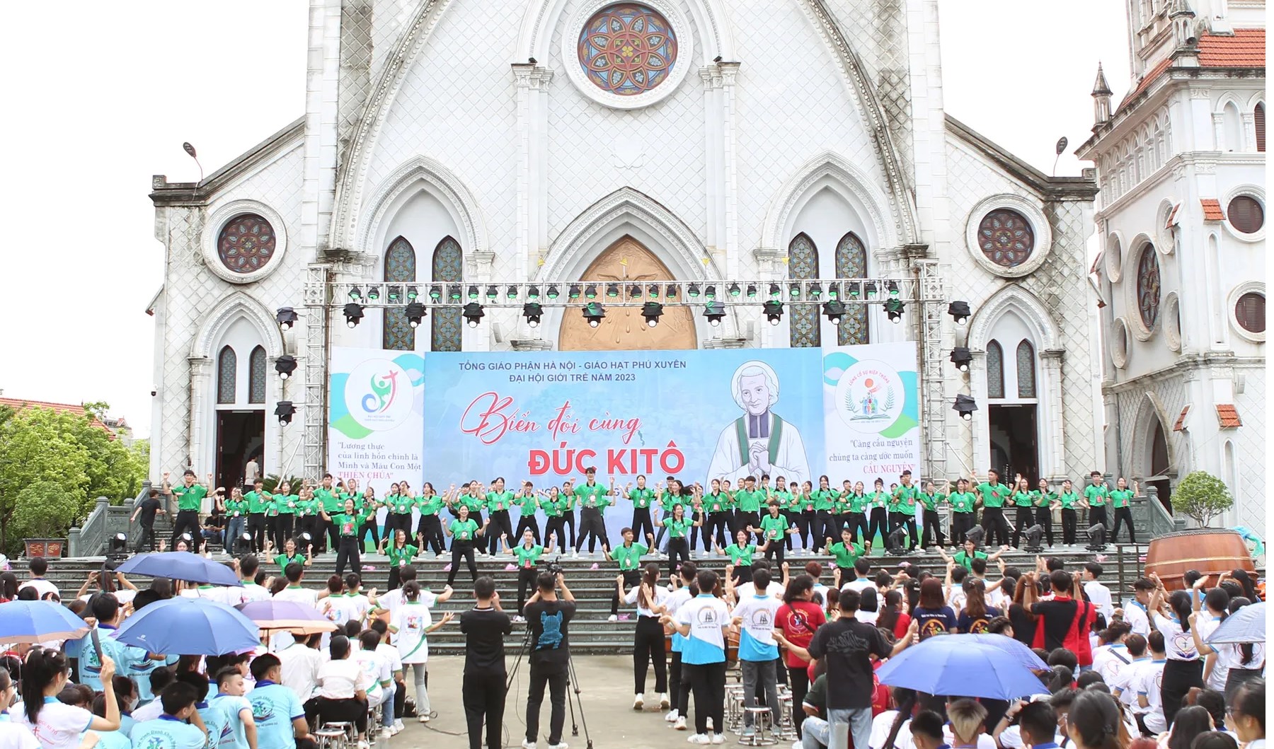 Giới trẻ giáo hạt Phú Xuyên mừng lễ thánh Gioan Maria Vianney