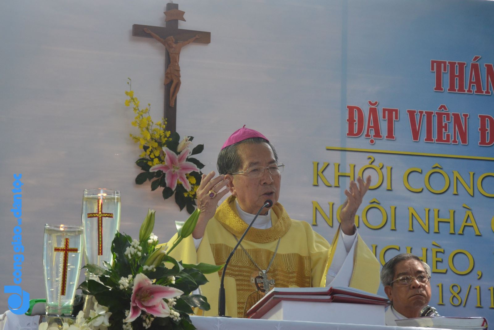 Don Bosco dung nha cho tre ngheo
