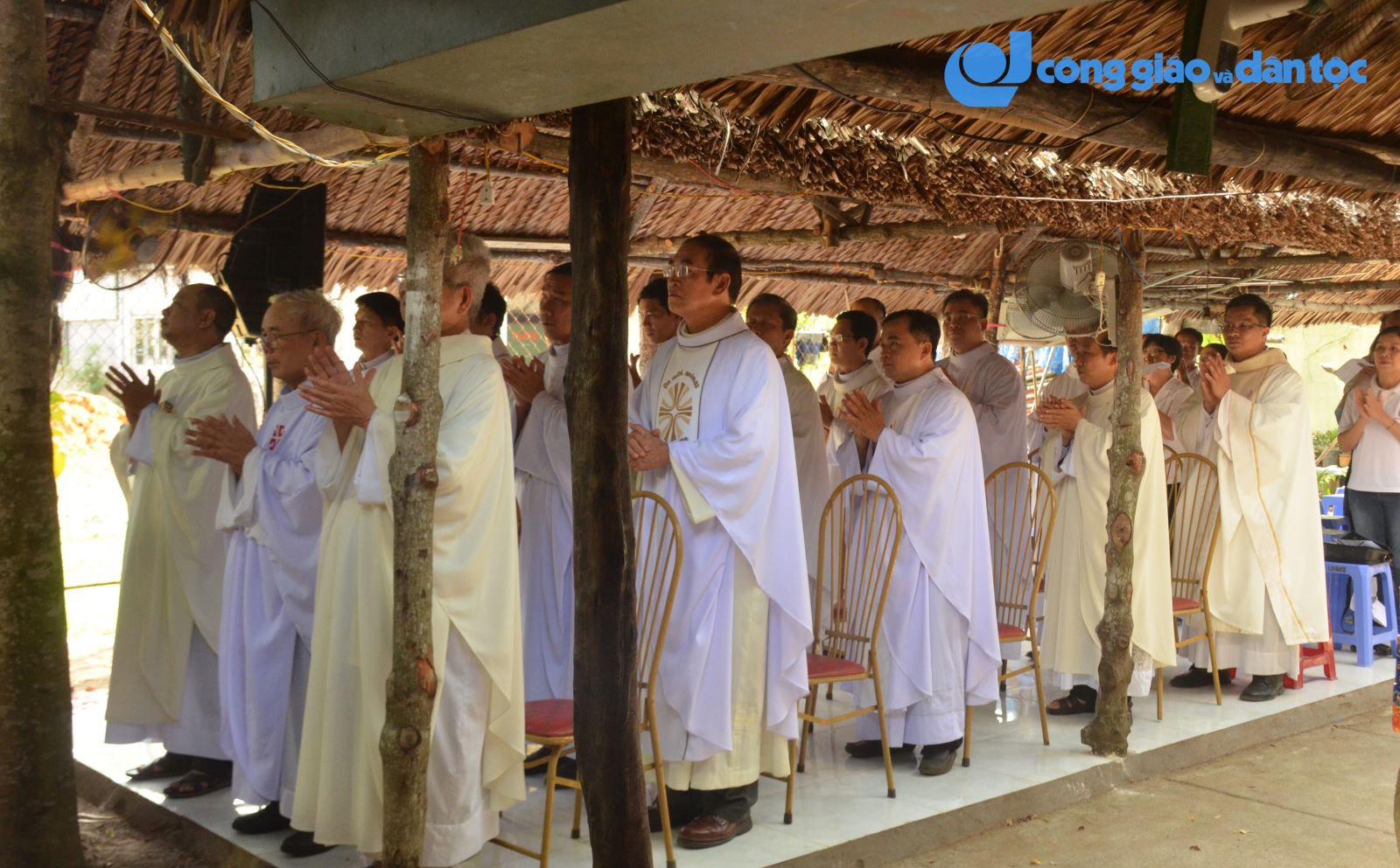 Don Bosco dung nha cho tre ngheo