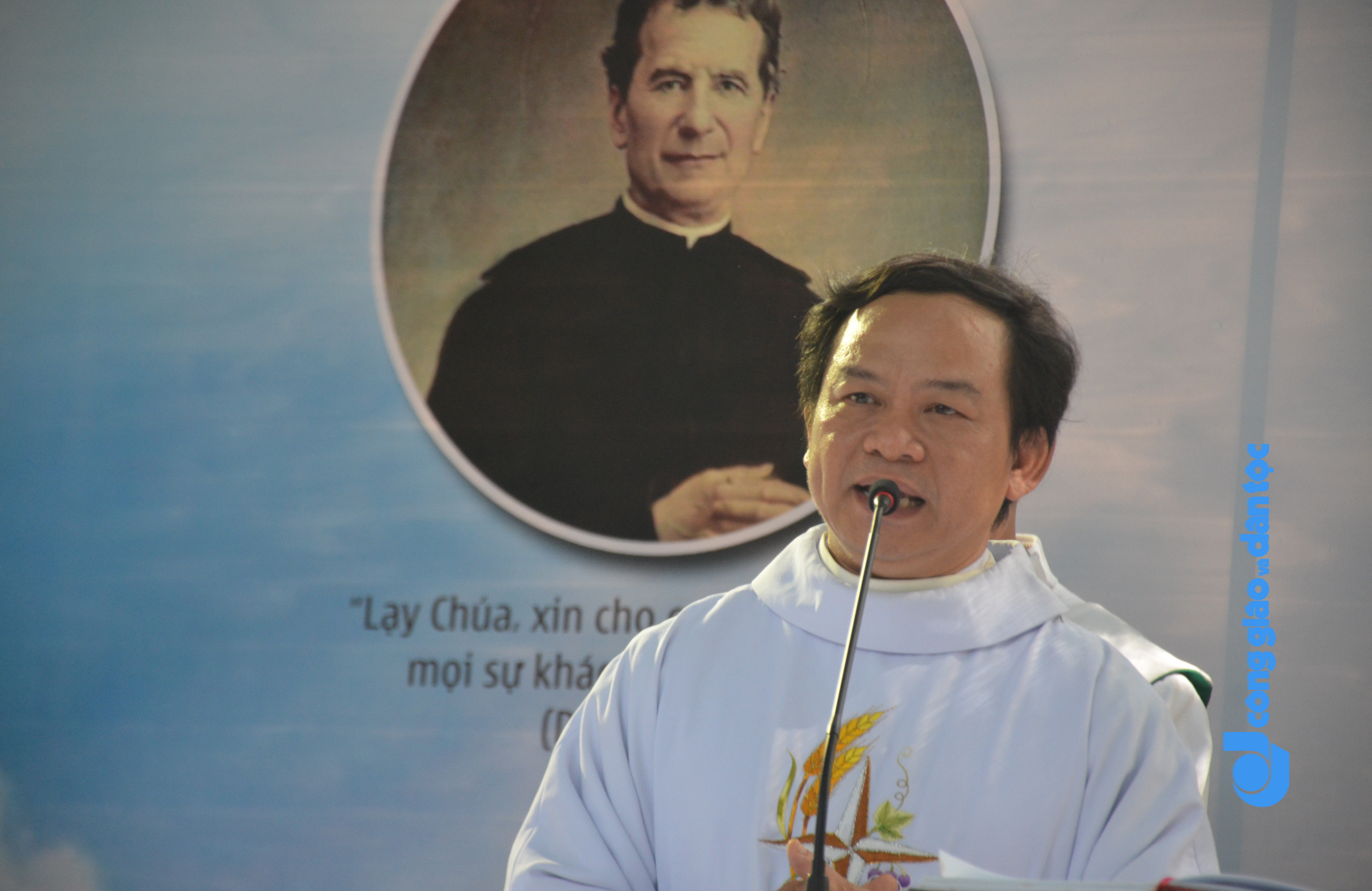 Don Bosco dung nha cho tre ngheo
