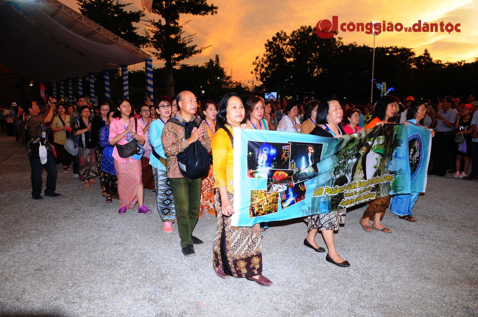 11 Cung nghinh Duc Mẹ La Vang