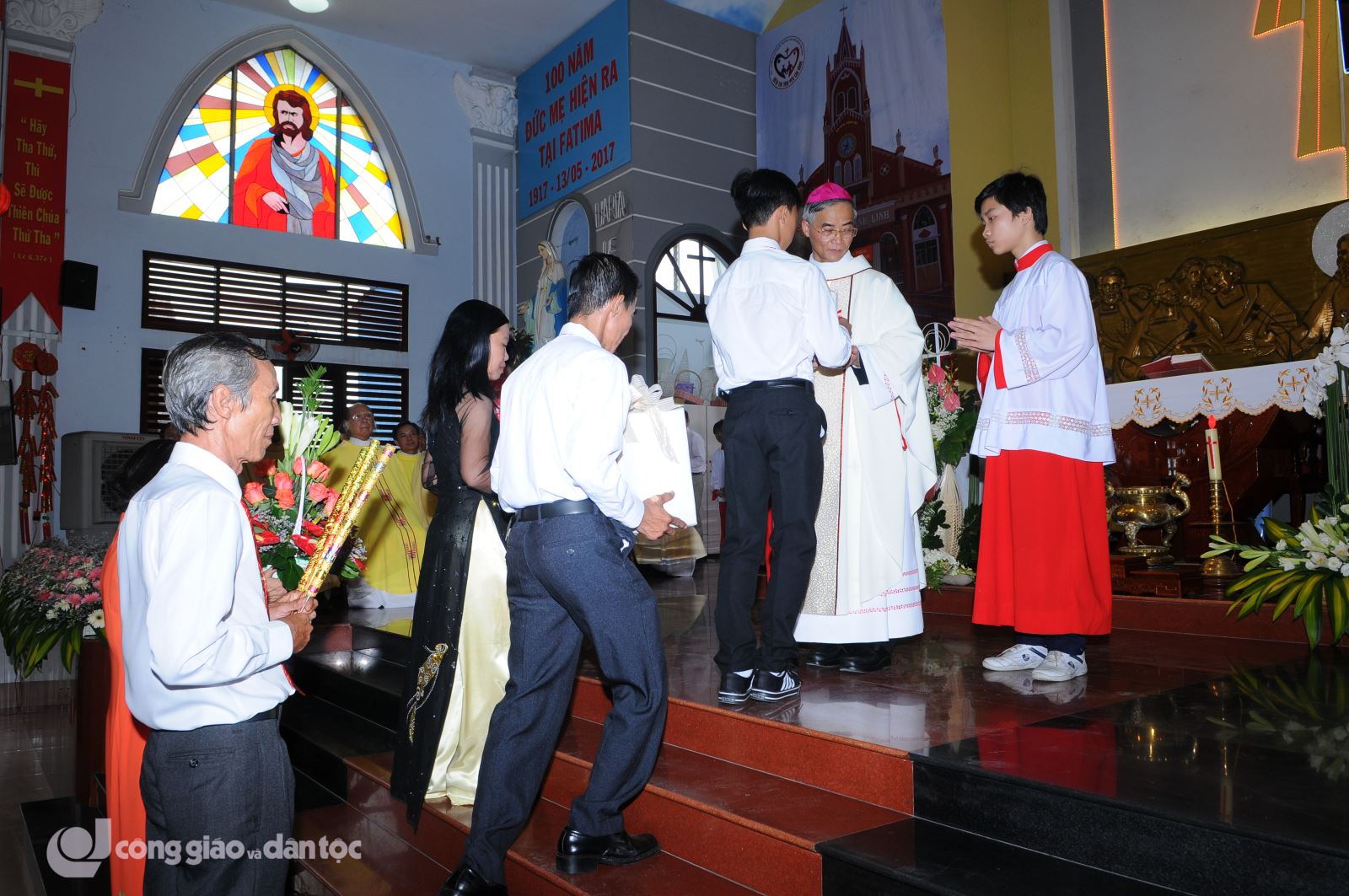Giam muc Manh dang le ta on tai Gx Thanh Linh